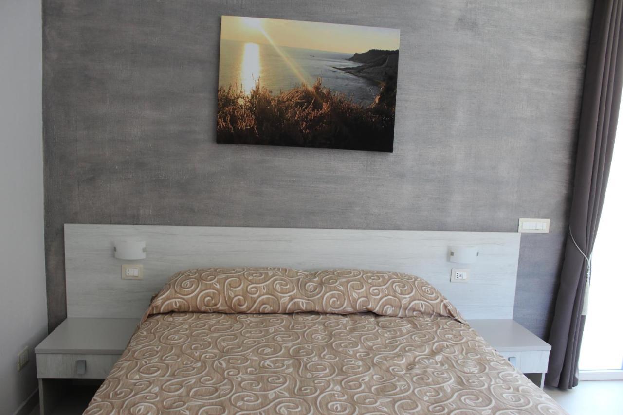 B&B L'Eden Di Capo Bianco Montallegro Esterno foto